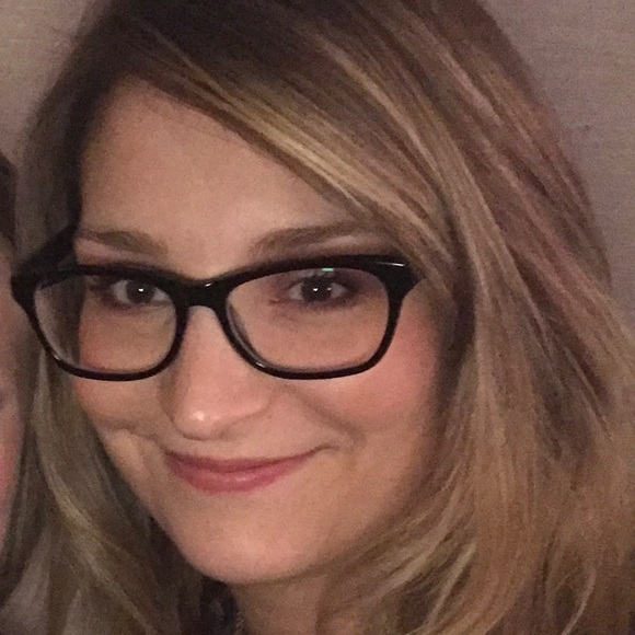 Meet your Posher, Kelcey - Picture 1 of 1